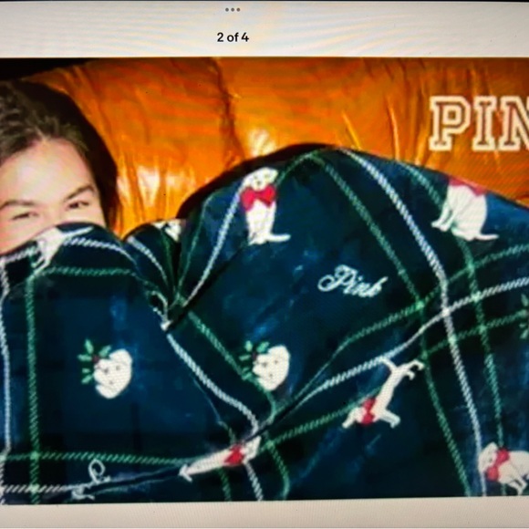 Victoria’s Secret PINK Cozy Green Fleece Puppy Dog Logo Sherpa Blanket NWT - Picture 3 of 8